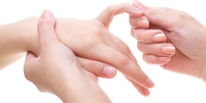 Joint pain in fingers when bending